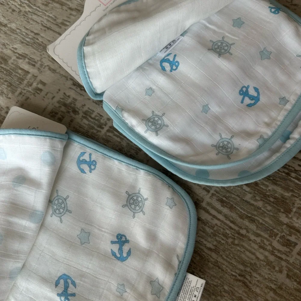New Swaddle Designs Muslin Baby Bibs and burp cloth